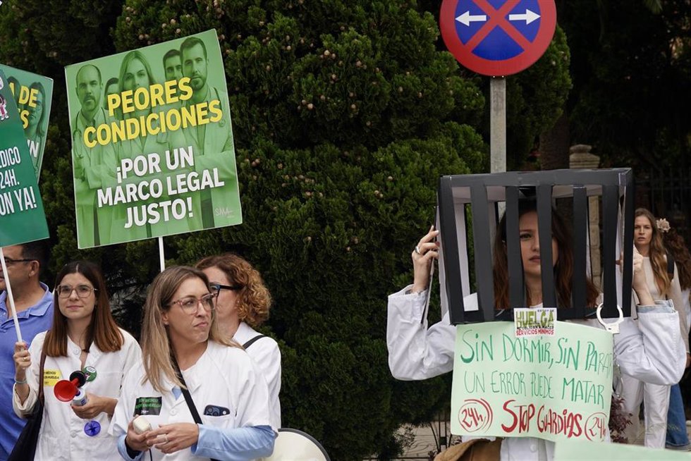 Manifestación de médicos en Málaga contra el Estatuto Marco del Gobierno central. A 29 de abril de 2026 en Málaga (Andalucía, España).