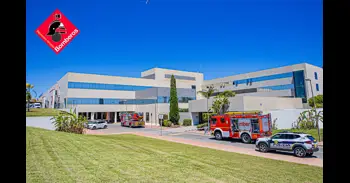 Dos heridos ingresados y diez trabajadores atendidos en el incendio en el Hospital de Torrevieja