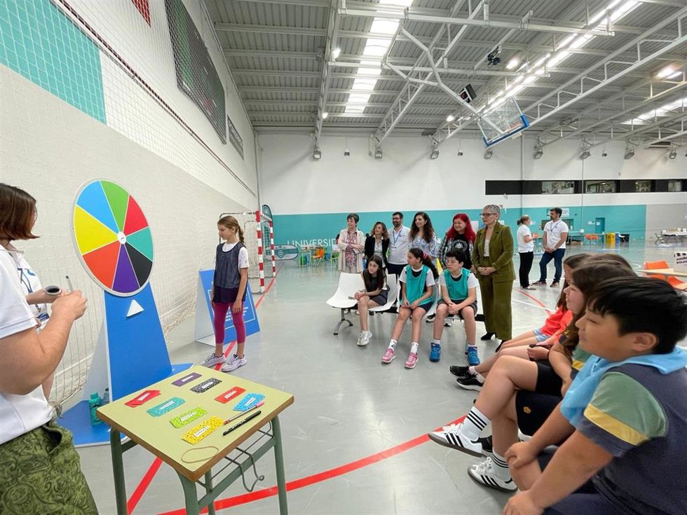 Estudiantes de ocho centros escolares participan en la primera Olimpiada de Promoción de la Salud de Asturias.