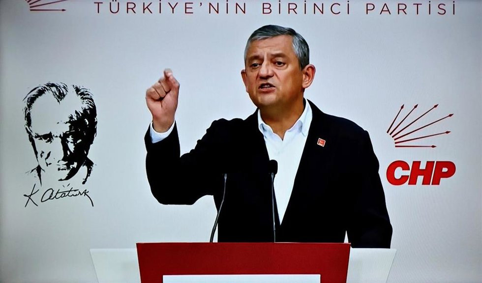 El líder del opositor CHP de Turquía, Ozgur Ozel.