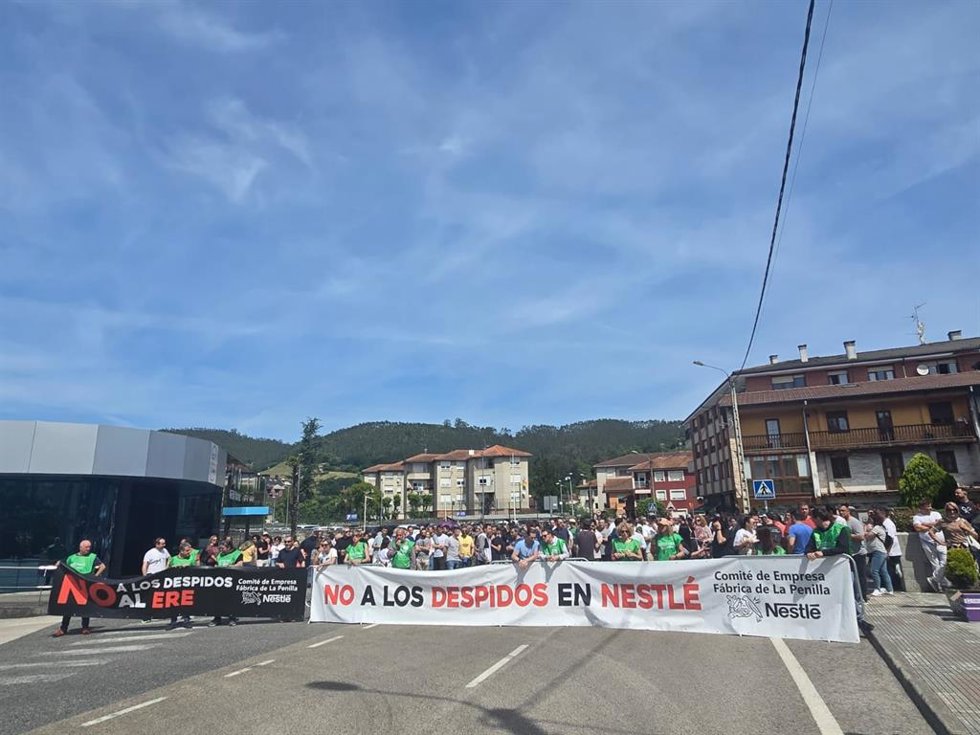 Paros de Nestlé en La Penilla en el tercer día de negociación del ERE