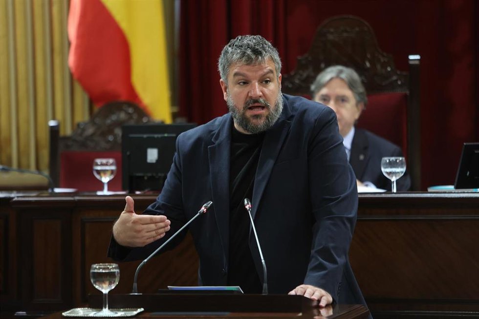 Archivo - El diputado de MÉS Per Mallorca Lluis Apesteguia.
