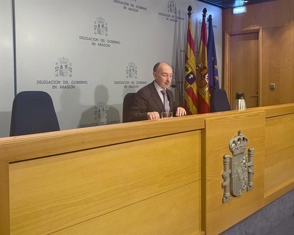 El delegado del Gobierno en Aragón, Fernando Beltrán, en rueda de prensa.