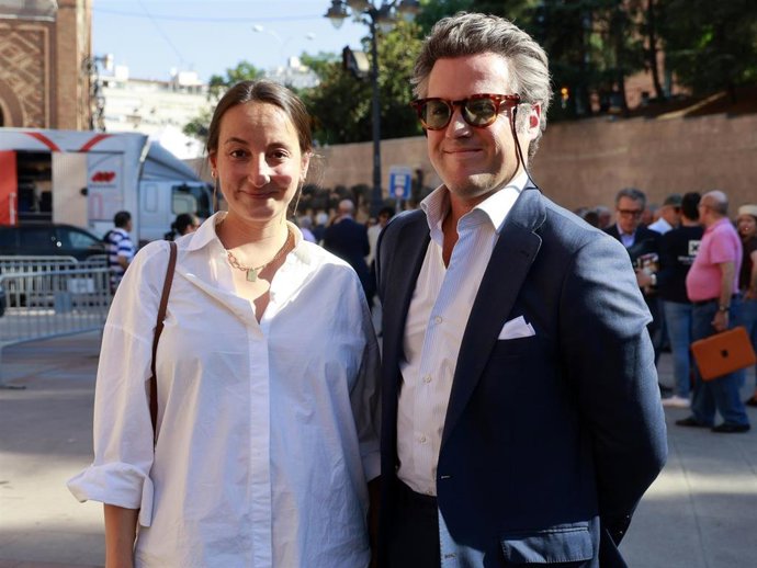 Lucía Pombo y Álvaro López Huerta acuden a la plaza de Las Ventas en una nueva corrida de toros de la Feria de San Isidro, a 21 de mayo de 2026