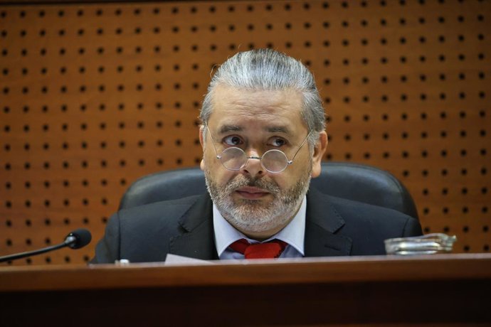 Santiago, 4 de mayo de 2026.  En el 7 Juzgado de Garantia de Santiago, la Fiscalia Metropolitana Oriente formaliza investigacion en contra del exdiputado Joaquin Lavin Leon y otros tres imputados por delitos de fraude al fisco, trafico de influencias y