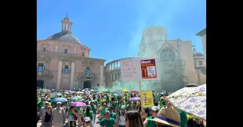 Una marea plena el centre de València en el desè dia de vaga: "Educació no ha mesurat bé la nostra força"