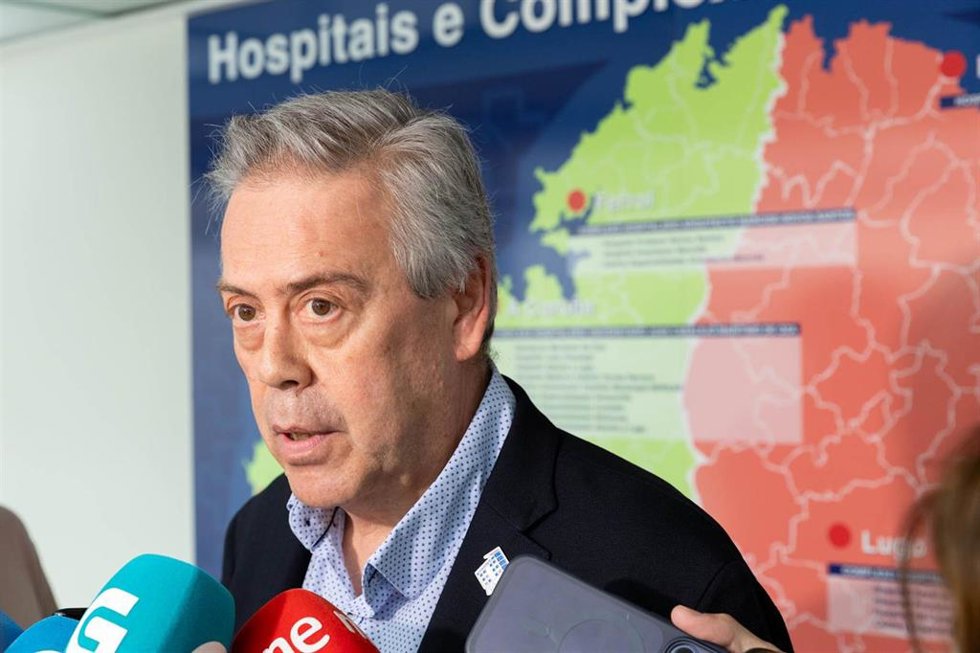 El conselleiro de Sanidade, Antonio Gómez Caamaño, en declaraciones a los medios este viernes, en Santiago de Compostela