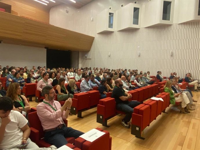El Palacio de Congresos y Exposiciones ha acogido el Encuentro 'Formación Profesional en acción el aula sala a la empresa'.