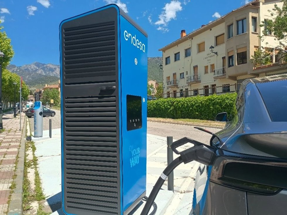 Estación de recarga ultrarrápida para vehículos eléctricos en Bagà