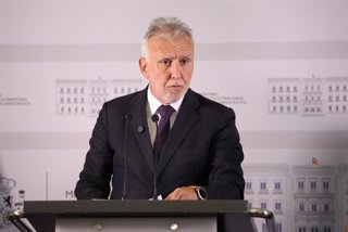 El ministro de Política Territorial y Memoria Democrática, Ángel Víctor Torres, 