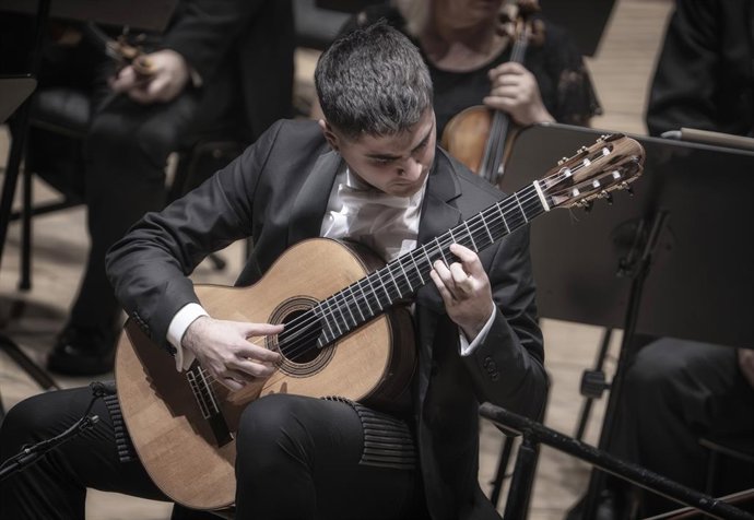 Archivo - Ausiàs Parejo en concierto con la Orquesta de Valencia