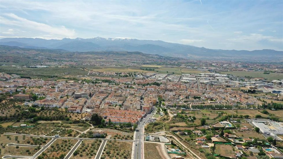 Vista del municipio de Peligros (Granada).