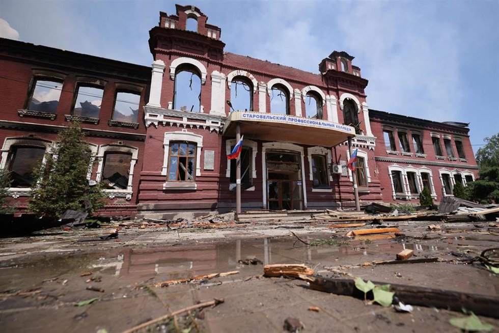 El edificio del Colegio Profesional de Starobilsk, dependiente de la Universidad Pedagógica de Lugansk, fue destruido por un ataque con drones ucranianos.