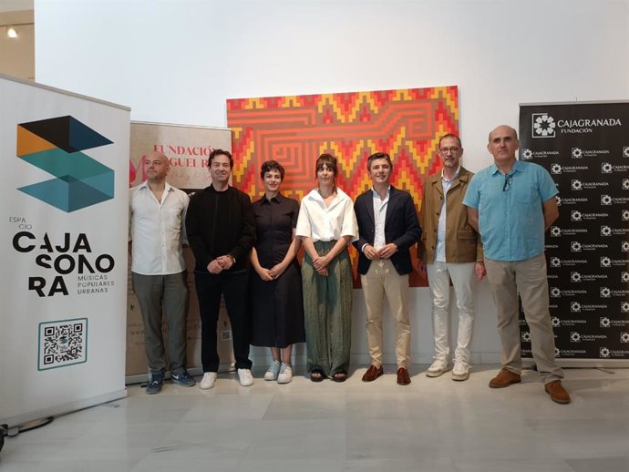 La inauguración en Granada de la exposición 'Ritmo y Resonancia - R&R' ha marcado este viernes el comienzo del festival 'Buen Tiempo 2026', una cita dedicada a la tecnología musical y la cultura dj que se celebra en Fundación CajaGranada.