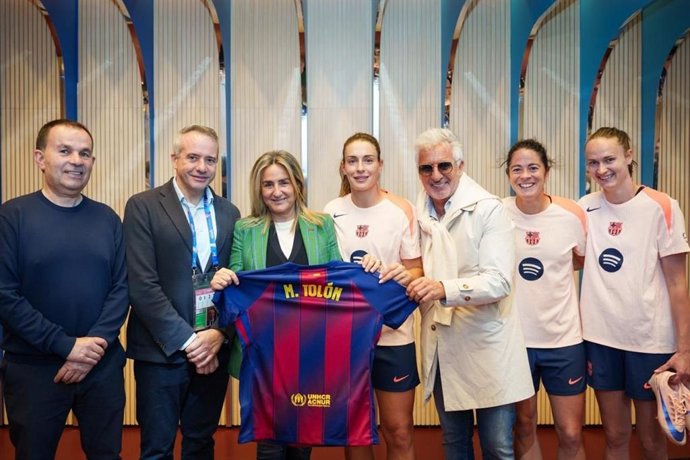 Milagros Tolón visita en Oslo al FC Barcelona Femení antes de la final de la Champions League.