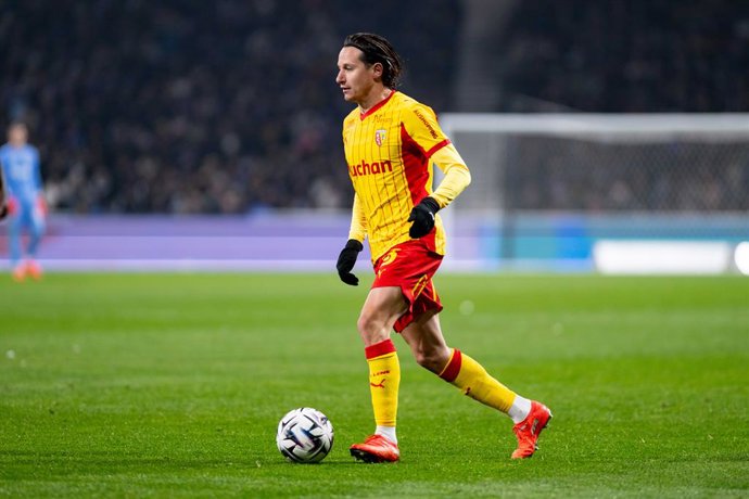 Archivo - Florian Thauvin of Lens during the French championship Ligue 1 football match between Toulouse FC and RC Lens on 2 January 2026 at Stadium in Toulouse, France - Photo Nathan Barange / DPPI