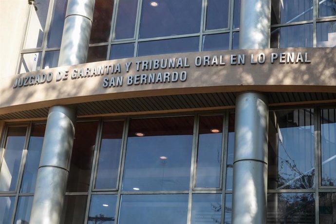Santiago, 24 de septiembre de 2025.   La Jueza Andrea Roman del juzgado de garantía de San Bernardo amplia la detención por solicitud de la fiscalía y la defensa de la Jefa y Subjefa del registro civil de Buin,  detenidas por la SIP de Carabineros por el
