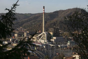 Archivo - La central térmica de Lada, en el concejo de Langreo, Asturias (España).