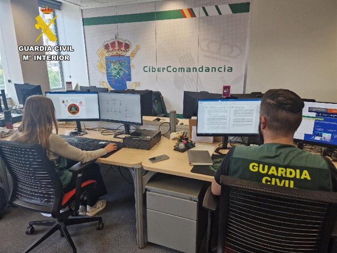 Agentes del Equipo @ de la Cibercomandancia de la Guardia Civil