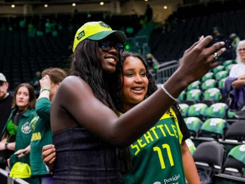 Awa Fam con Seattle Storm