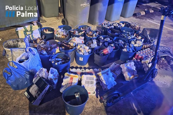Intervienen más de 1.000 bebidas alcohólicas en dos operativos contra la venta ambulante en la Playa de Palma