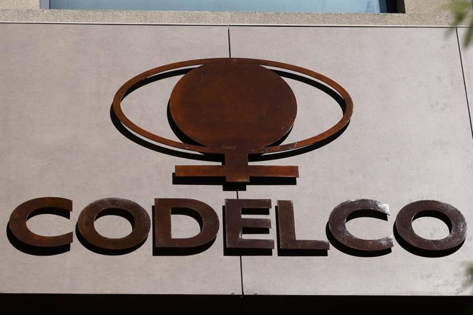 Santiago, 28 de Abril de 2026. Fachada del edficio de Codelco en calle Huerfanos en el centro de Santiago. Jonnathan Oyarzun/Aton Chile