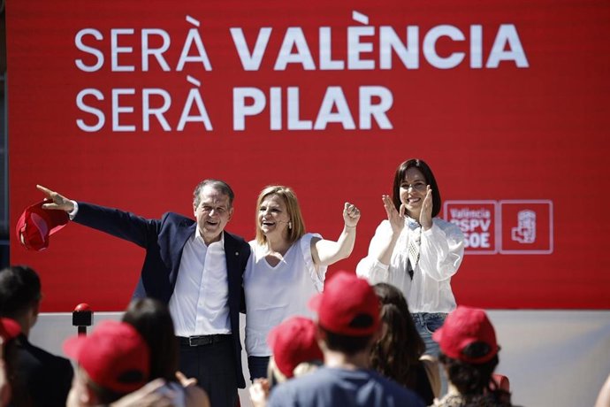 Abel Caballero, Pilar Bernabé y Diana Morant en el acto que lanza la campaña de Bernabé a la Alcaldía de València.