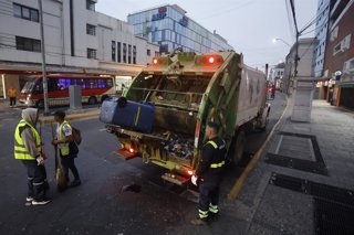 Valparaiso, 1 de enero  2026 Basura en avenida Errazuriz tras celebraciones del año nuevo  Sebastian Cisternas/ Aton Chile