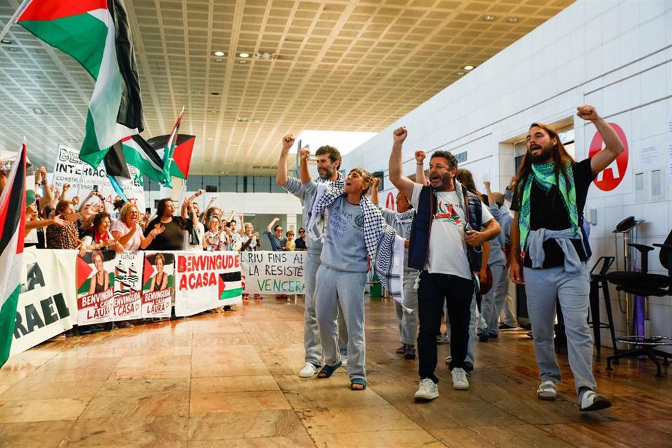 Llegan al Aeropuerto de Barcelona los activistas catalanes de la Global Sumud Flotilla
