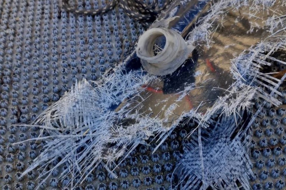 Restos de un dron recuperados en un lago de Letonia