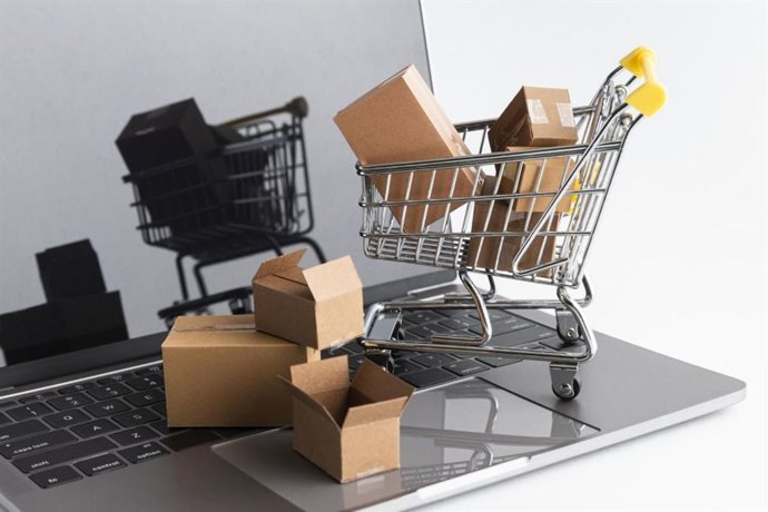 Archivo - Compras por internet, e-commerce o comercio electrónico.