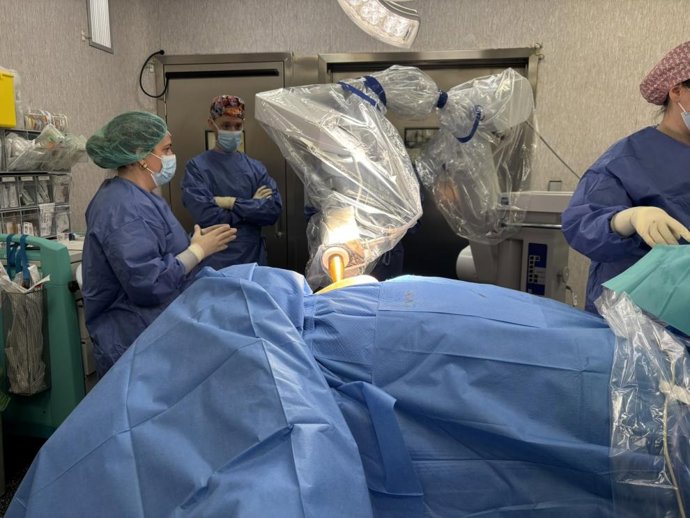 Ntervención de radioterapia intraoperatoria realizada en el Hospital de Calatayud dentro del programa de la UCMORA.