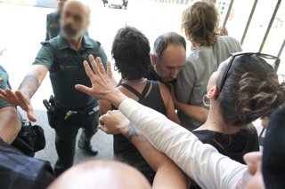 Incidentes en el aeropuerto de Bilbao, a 23 de mayo de 2026, en Bilbao, Vizcaya, País Vasco (España). Los activistas vascos detenidos por Israel por participar en la Global Sumud Flotilla que llevaba ayuda a Gaza llegan a Bilbao tras denunciar agresiones 