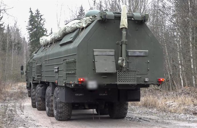 Archivo - BELARUS - DECEMBER 30, 2025: A unit equipped with an Oreshnik missile system, enters combat duty. Video grab. Best quality available