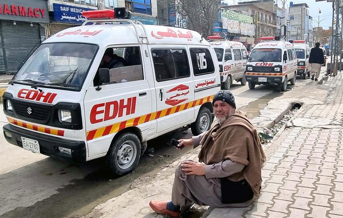 Archivo - Arquivo - 24 de setembro de 2025, Paquistão: QUETTA, PAQUISTÃO, 31 DE JANEIRO: Cadáveres e vítimas feridas após ataques coordenados em 12 locais foram levados para um hospital em Quetta no sábado, 31 de janeiro de 2026. As forças de segurança ma
