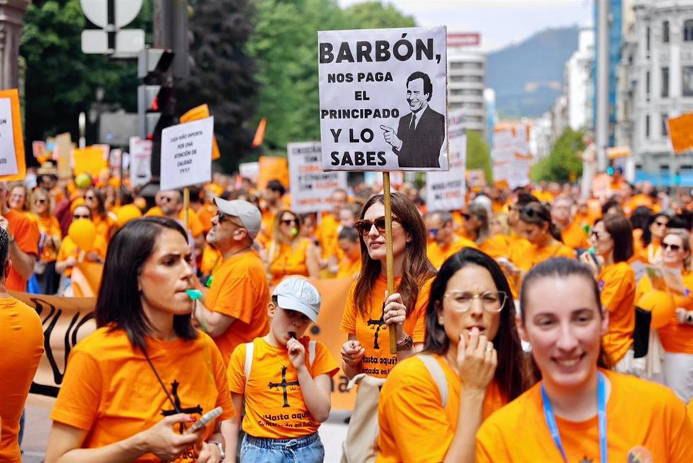 Archivo - Docentes de la enseñanza concertada, en huelga