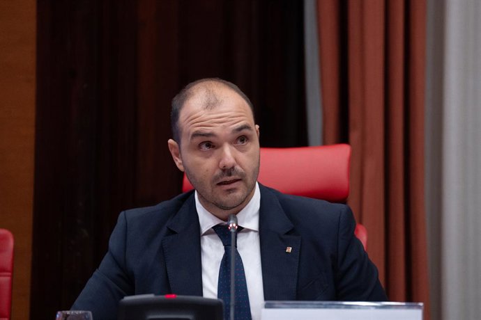 Archivo - Arxivo - El conseller de Presidència de la Generalitat de Catalunya, Albert Dalmau, compareix en la Comissió d'Assumptes Institucionals del Parlament, a 16 de setembre de 2024, a Barcelona, Catalunya (Espanya).