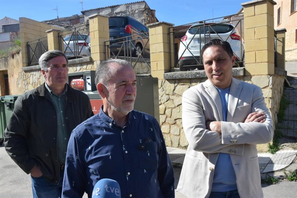 Diputación Cuenca destinará 1,3 millones a dotar de vehículos y herramientas los parques de bomberos de Cañete y Priego.