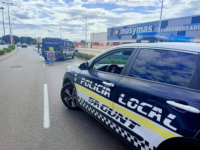 Archivo - Coche de la Policía Local de Sagunto