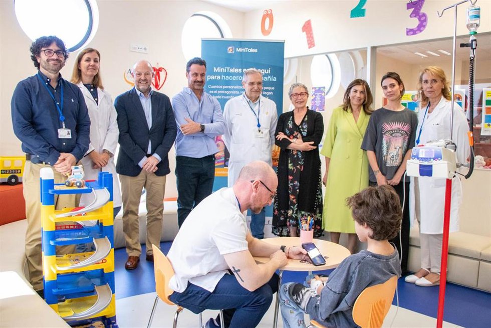 El Sescam incorpora cuentos personalizados en sus hospitales para mejorar la experiencia de los pacientes pediátricos.