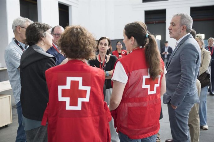 L'alcalde, Jaume Collboni, en la seva visita al Pavelló 2 de la Fira