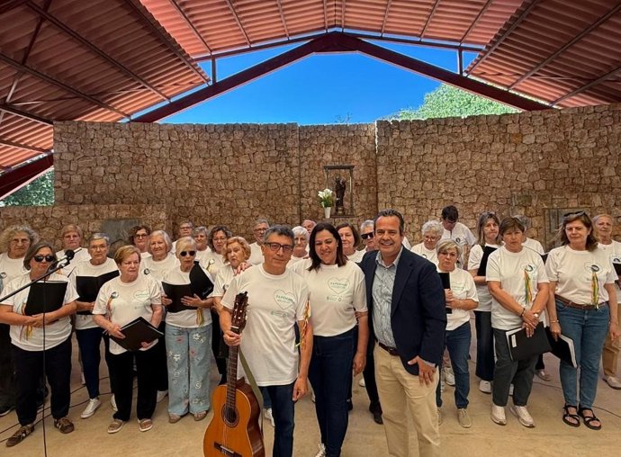 Centenares de personas mayores de Marratxí celebran un encuentro en Lluc