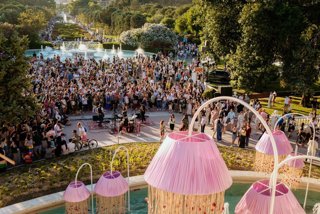 Ambiente en el Parque Grande José Antonio Labordeta durante el Zaragoza Florece 2026.
