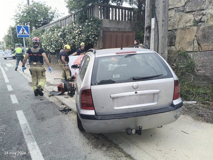 Un coche invade la acera en Sanxenxo (Pontevedra) y atropella a tres personas, a 24 de mayo de 2026.