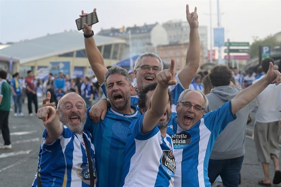 Aficionados del Depor celebran el ascenso