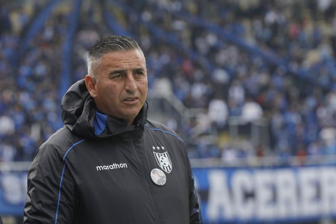 Futbol, Deportes Concepcion vs Huachipato Decimotercera fecha, campeonato Nacional 2026. El entrenador de Huachipato Jaime Garcia es fotografiado durante el partido de primera division contra Huachipato disputado en el estadio Ester Roa de Concepcion,