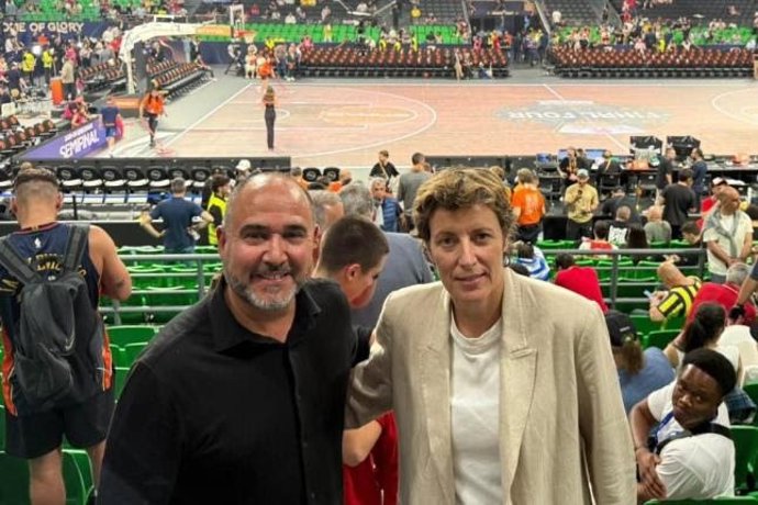Chus Mateo y Elisa Aguilar en la Final Four de la Euroliga