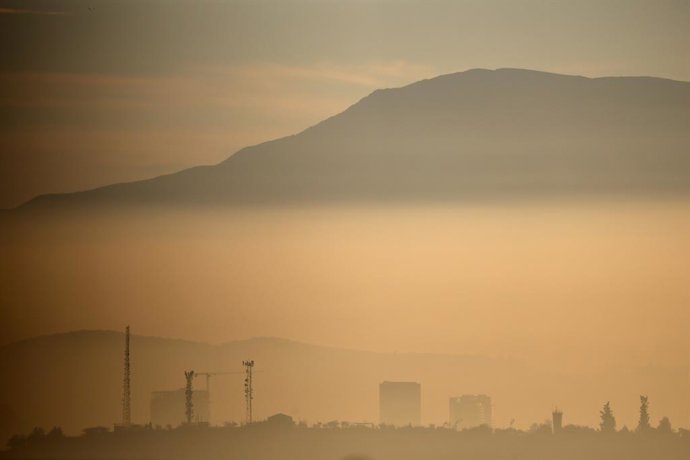Santiago, 24 de mayo de 2026. Contaminacion en la Region Metropolitana. Jonnathan Oyarzun/Aton Chile