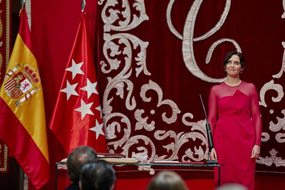 Archivo - La presidenta de la Comunidad de Madrid, Isabel Díaz Ayuso, en el acto de toma de posesión como presidenta de la Comunidad de Madrid, en la Real Casa de Correos de la Puerta del Sol, a 19 de junio de 2021, en Madrid (España). 