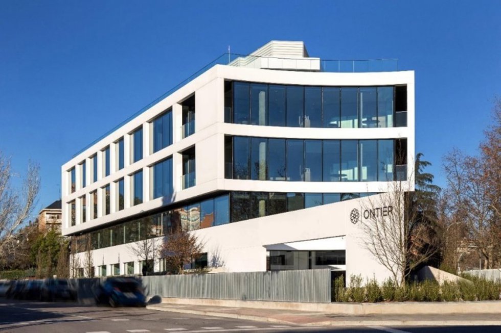 Archivo - Un edificio de Árima Real Estate